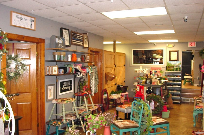 VERY SOLID, WELL CARED FOR BUILDING in downtown Ladysmith! - photo 12