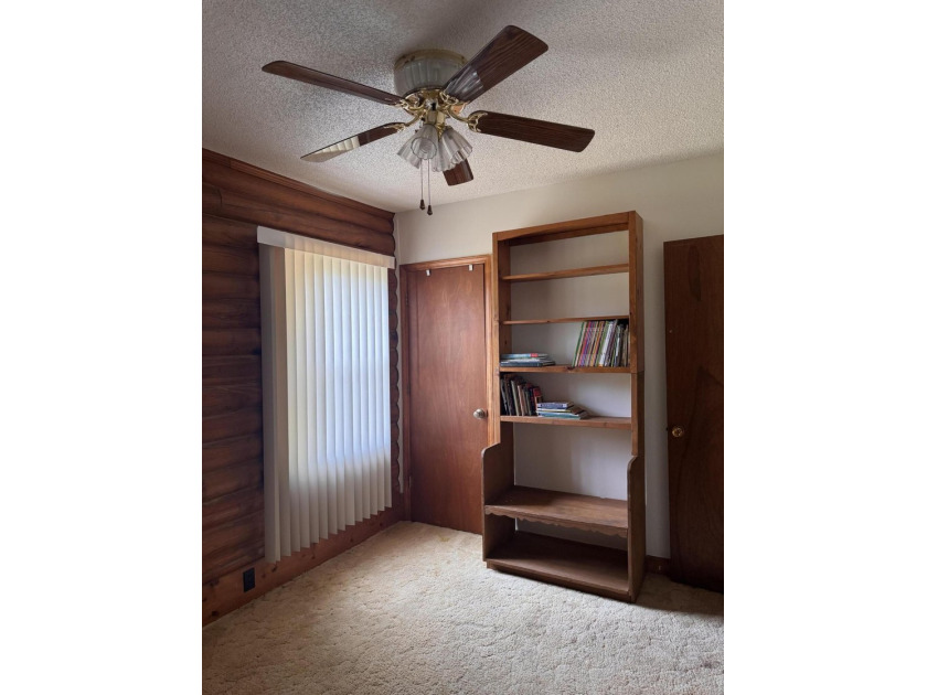 Discover tranquility &amp; charm in this immaculate log cabin - photo 28