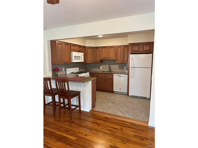 Rare find! Pristine condition. Perfect investment property - photo 4