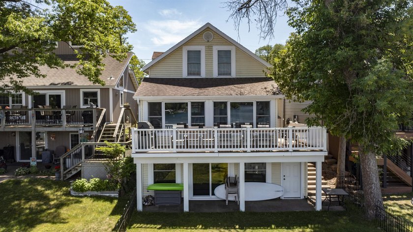 Welcome to your own slice of waterfront paradise a beautifully - photo 2