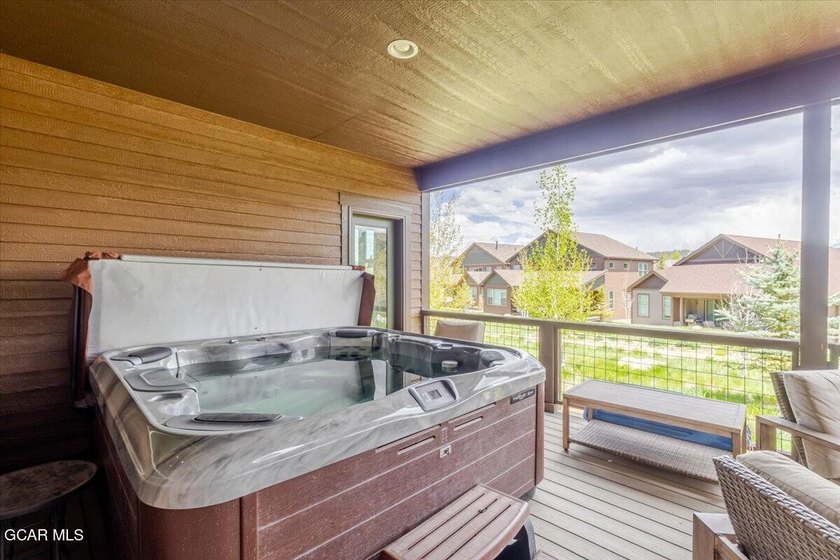 Welcome home to your fully furnished mountain escape located on - photo 8