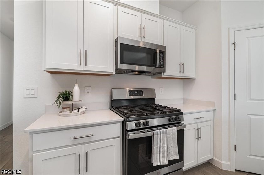 Discover Your Dream Oasis! Welcome to one of Tuckers Cove's most - photo 9