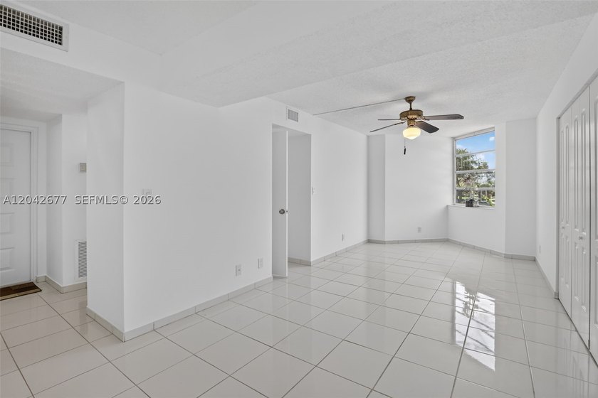 This amazing beautiful condo 3/2 on the second floor in Sabal - photo 16