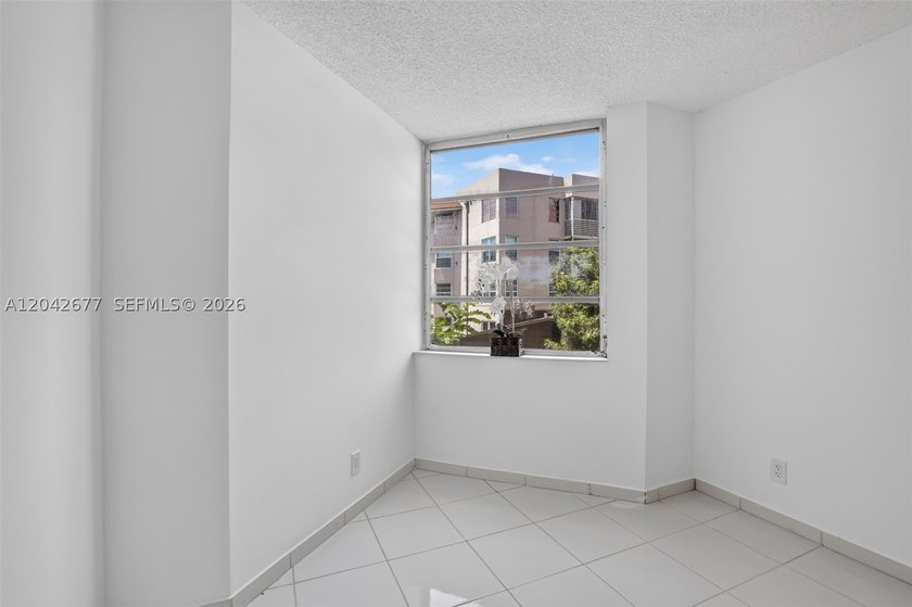 This amazing beautiful condo 3/2 on the second floor in Sabal - photo 19