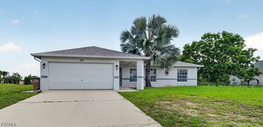 This beautifully maintained 3 bedroom, 2 bathroom home blends - photo 2