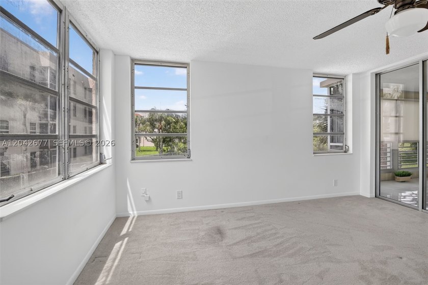 This amazing beautiful condo 3/2 on the second floor in Sabal - photo 28