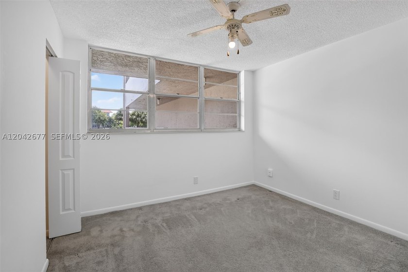 This amazing beautiful condo 3/2 on the second floor in Sabal - photo 38
