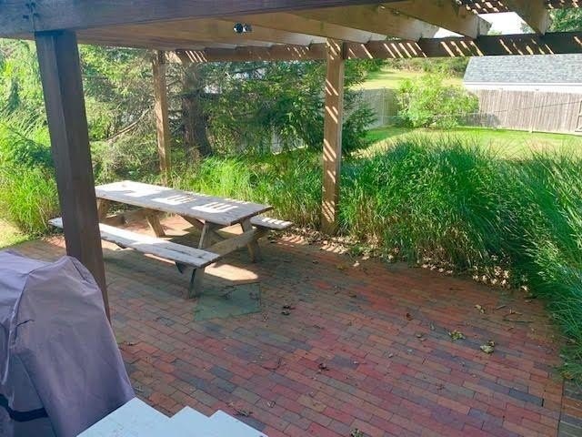 *Lawrence House* Sweet iconic Farmhouse with gorgeous views of - photo 11
