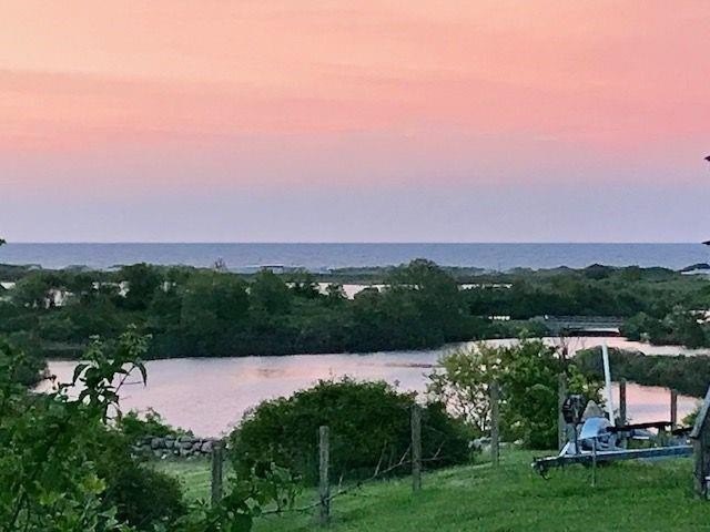 *Lawrence House* Sweet iconic Farmhouse with gorgeous views of - photo 23