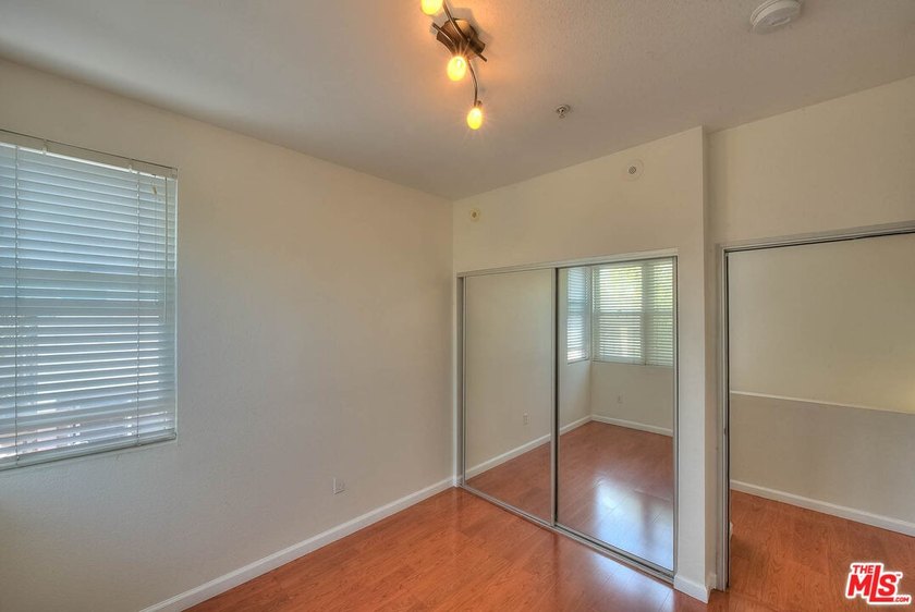 Bright, airy and built in 2007, this 2-bedroom, 1.5-bathroom - photo 22