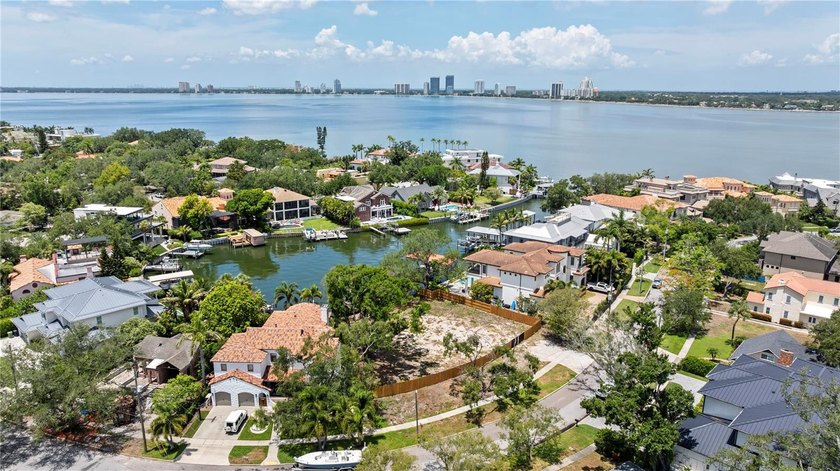 Welcome to a rare opportunity in Tampa's most sought-after - photo 2