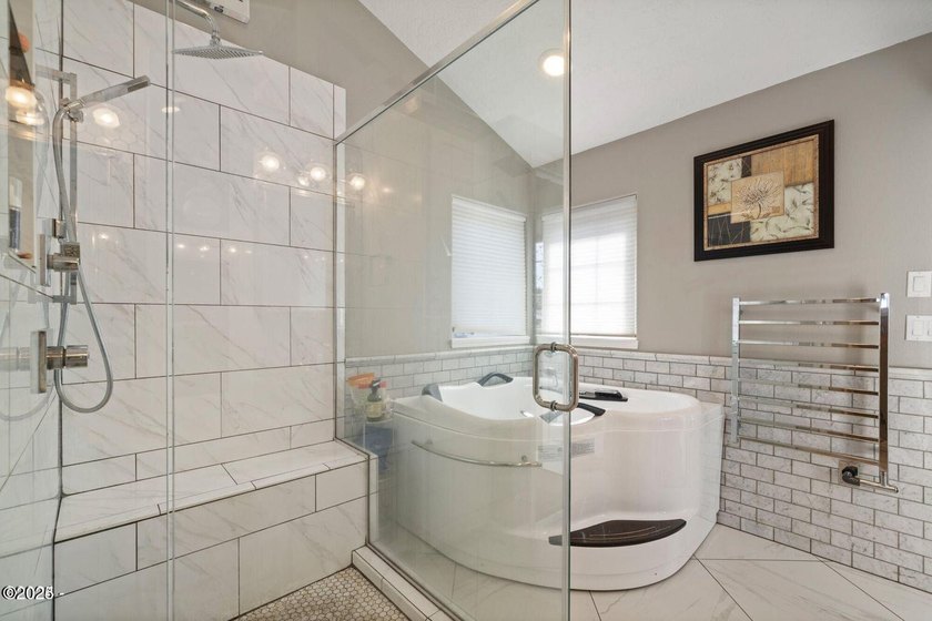 Priced Improvement for immediate sale! BRAND NEW ROOF just - photo 44