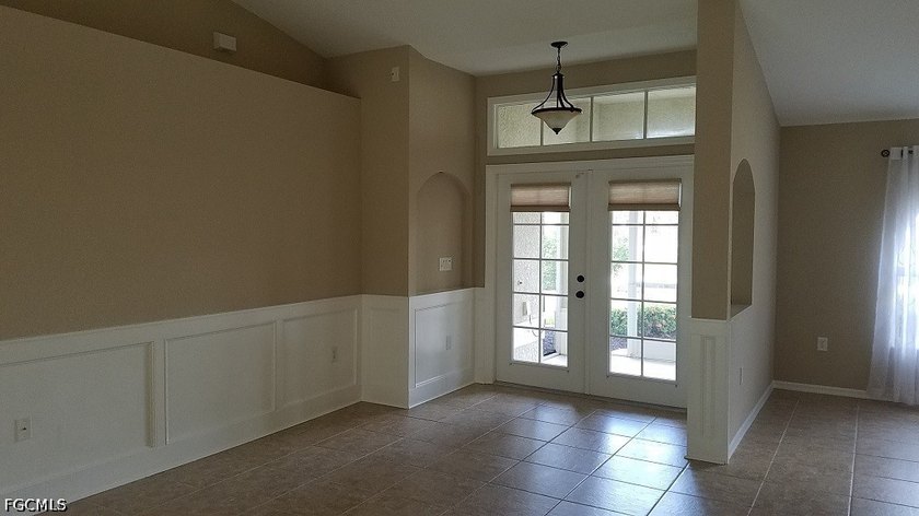 Well-maintained and spacious 4-bedroom, 2 1/2-bath home offering - photo 8