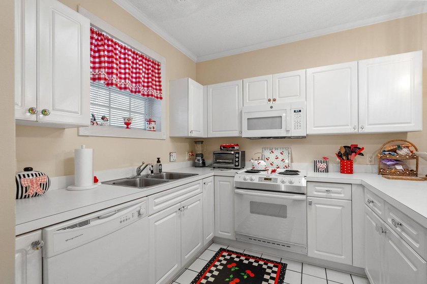Beautiful first floor 2 bedroom, 2 bath condo located in the - photo 11