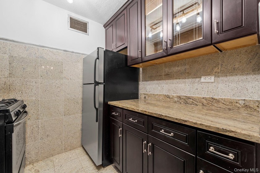 Step into a rare find in the heart of Flushing-a sprawling - photo 7