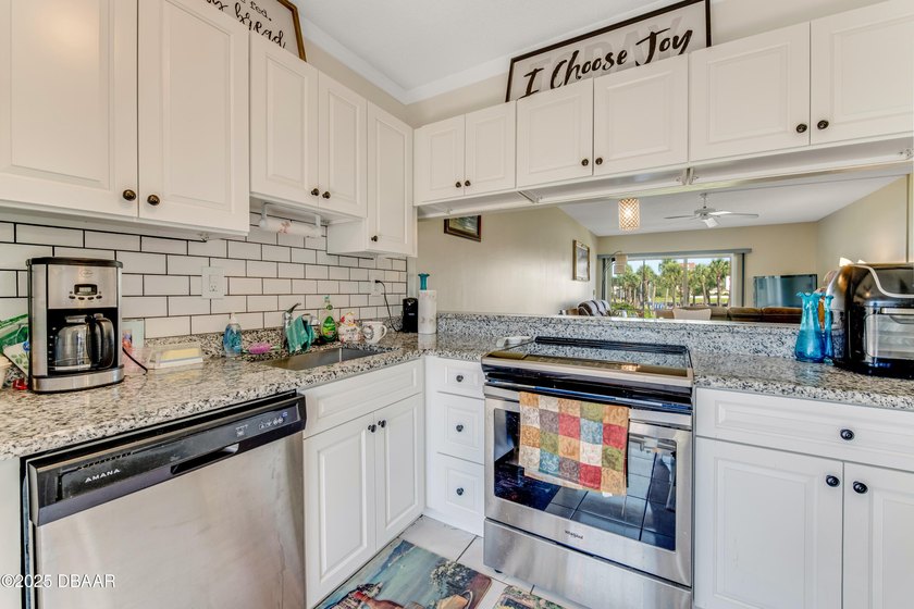 Do not miss your opportunity to own this 2/2 condo in Daytona - photo 6
