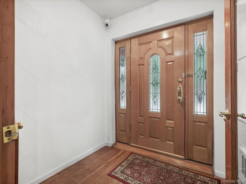 Beautifully maintained 1950 solid-brick single-family home - photo 5