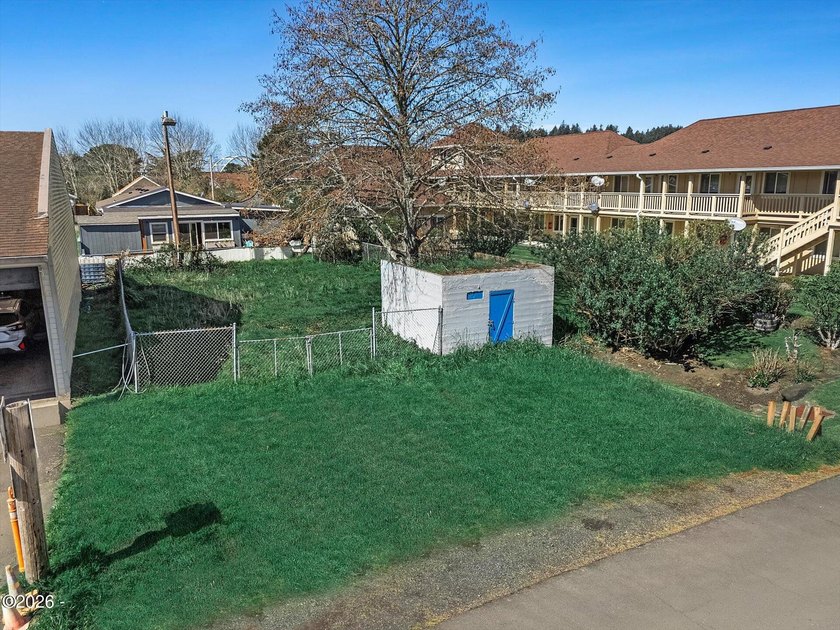Unobstructed water view C-2 retail/ commercial- zoned. /mixed - photo 7