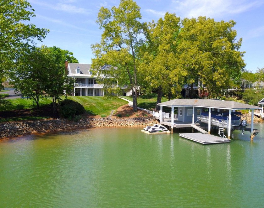 Stunning Lakefront Contemporary Designed for comfortable - photo 4