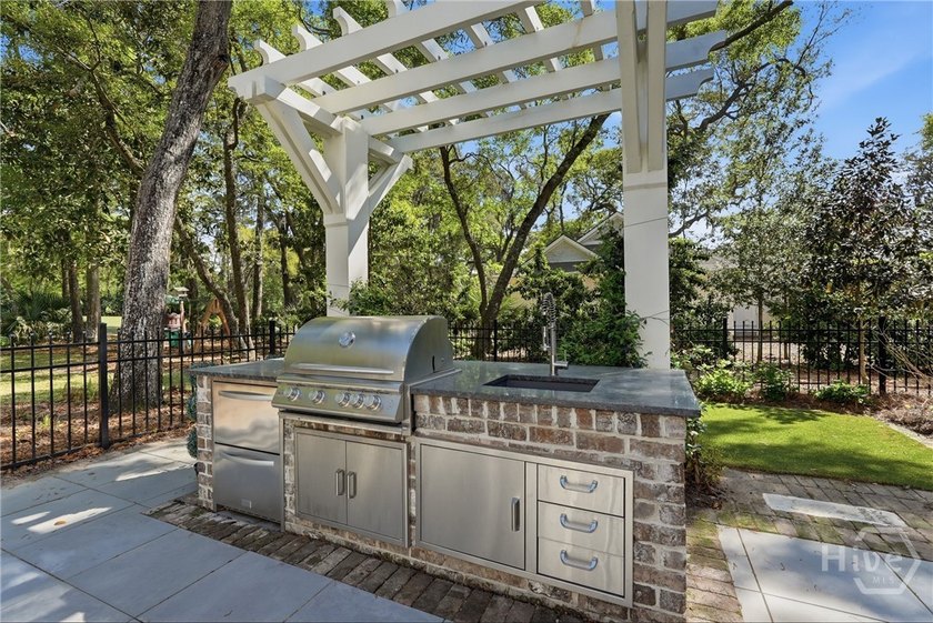This 4-bed, 3.5-bath home built in 2022 offers luxury living - photo 40