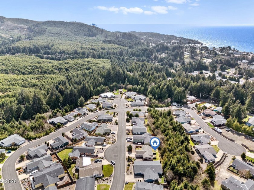 One word: Stonebridge! The highly desired Depoe Bay manufactured - photo 3