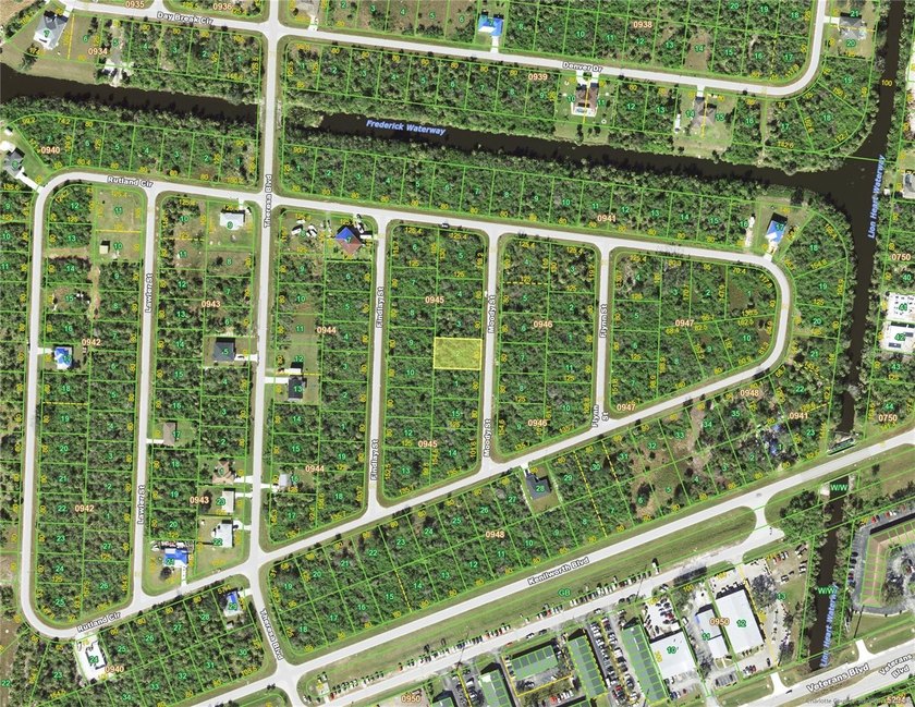Up and coming area with a very convenient location near the - photo 3