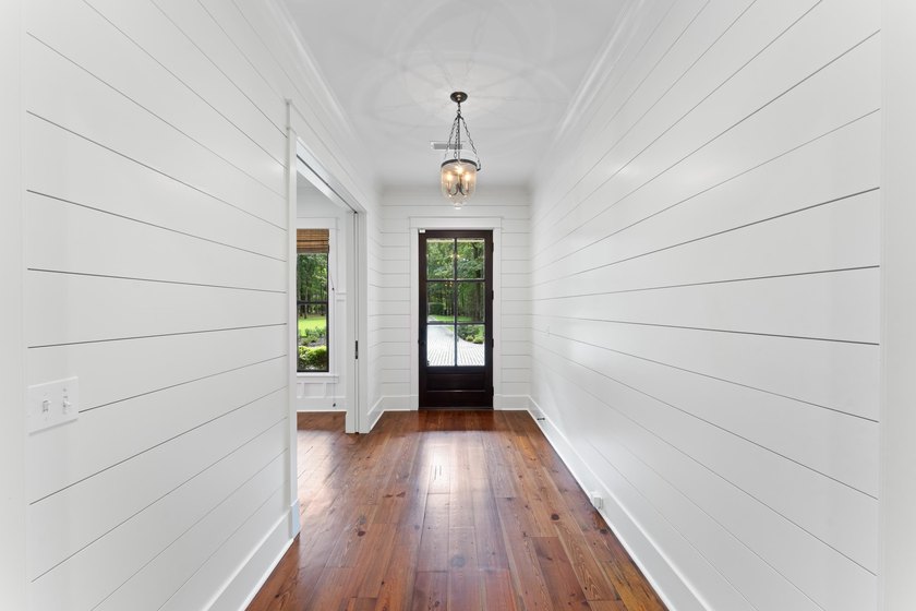 Welcome to your private sanctuary! This stunning estate resting - photo 6