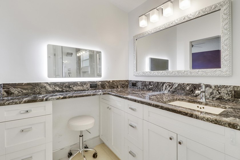 Rare opportunity in sought-after North Palm Beach Heights! This - photo 28