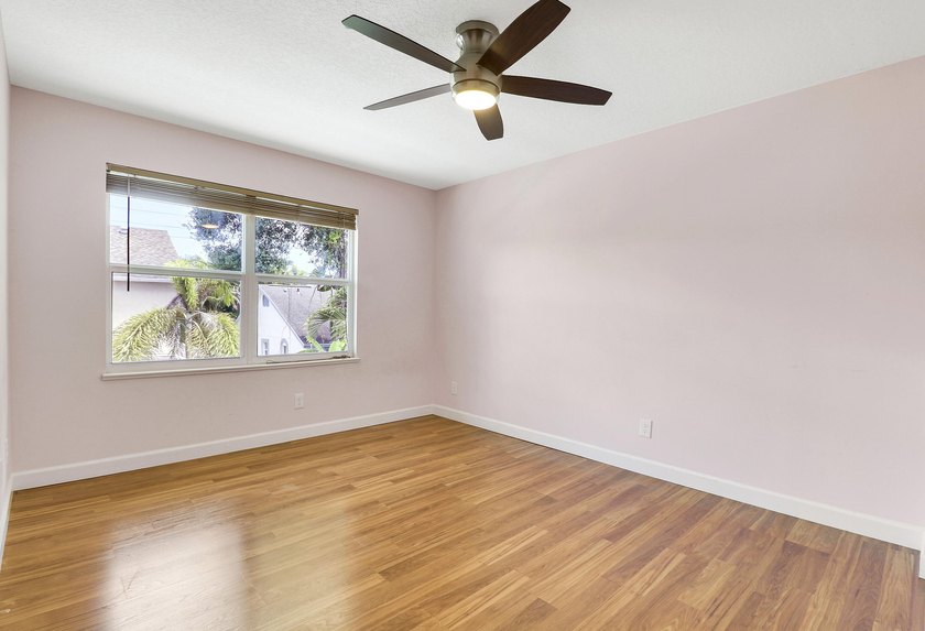 Rare opportunity in sought-after North Palm Beach Heights! This - photo 34