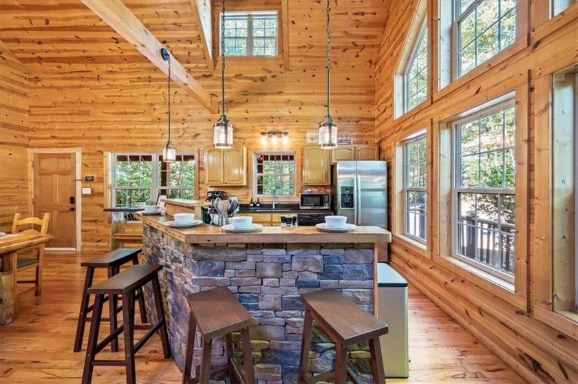 Stunning 3 bed 3 bath log cabin on 2.82 acres of serenity with a - photo 4