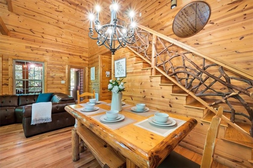 Stunning 3 bed 3 bath log cabin on 2.82 acres of serenity with a - photo 9