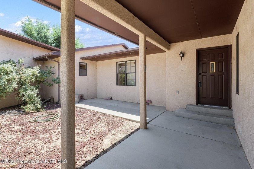 Lovingly maintained since it was built in 1995, this 3BD/2BA - photo 8