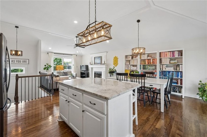 Welcome home to the perfect blend of space, style, and - photo 8