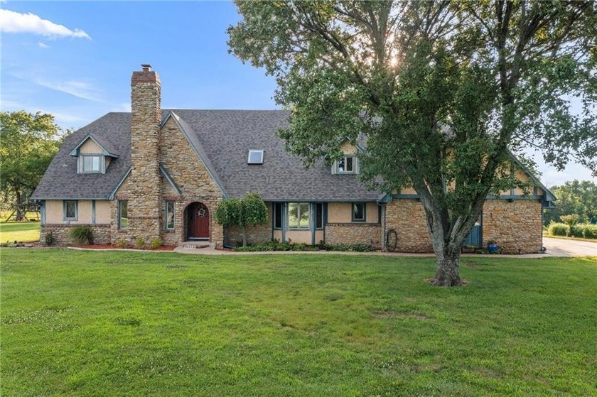 Rarely does a property combine custom English Tudor character - photo 2