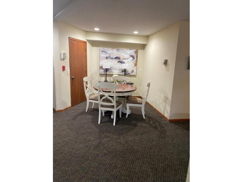 New carpet- fresh paint! Great views from this 3rd floor unit! - photo 14