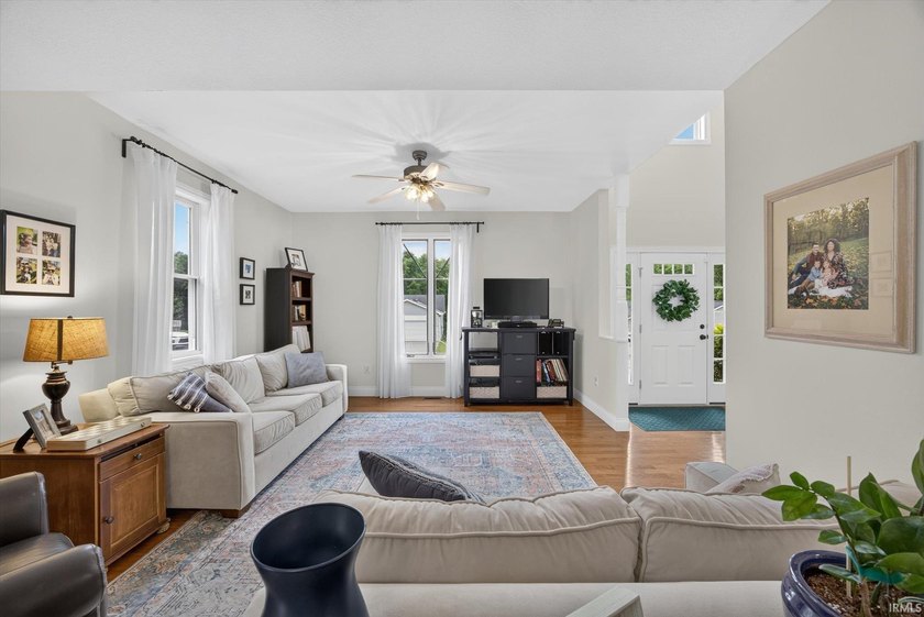 Welcome to this beautifully maintained 3-bedroom home in - photo 6