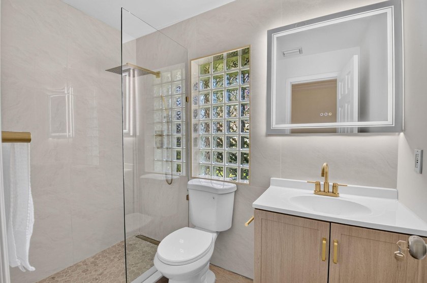 Welcome to this exceptional single-story residence in Boca Raton - photo 27