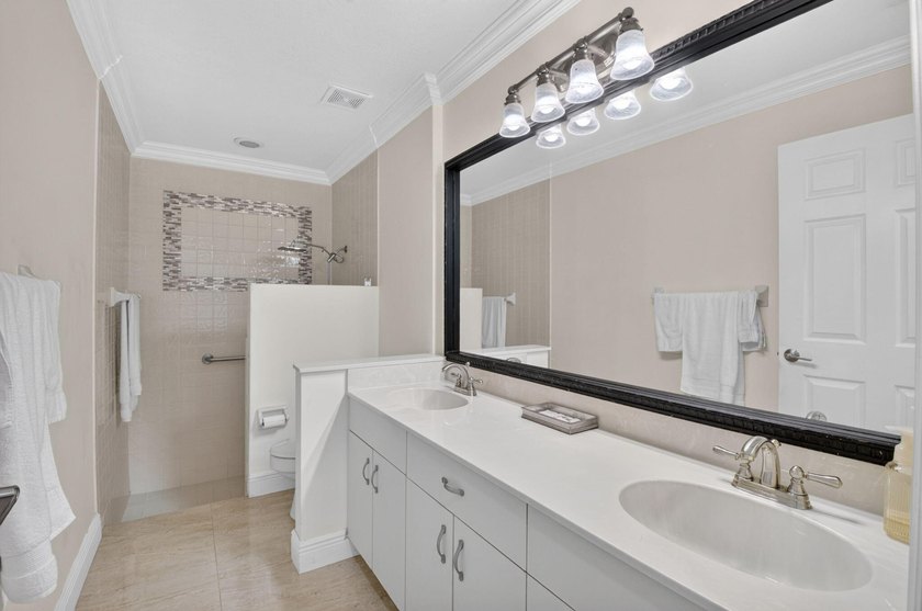 Welcome to this exceptional single-story residence in Boca Raton - photo 37