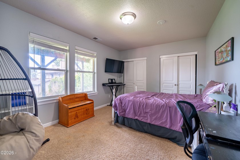 Stunning beach home with 3 gorgeous levels featuring a full bed - photo 7