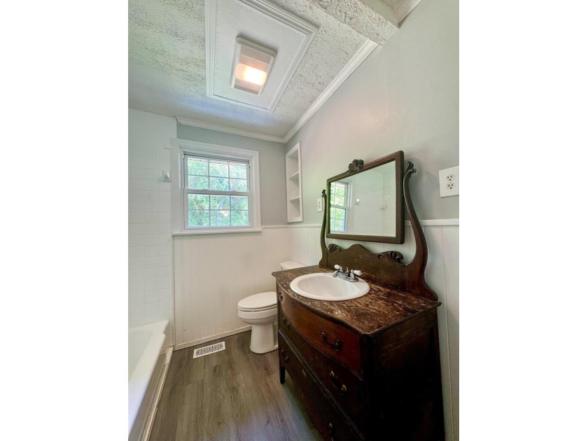 ** Back on market due to circumstances unrelated to the seller - photo 29
