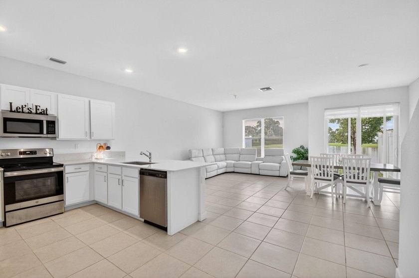 Modern Lakeside Living in Lake Worth | Gated Community 6933 - photo 10