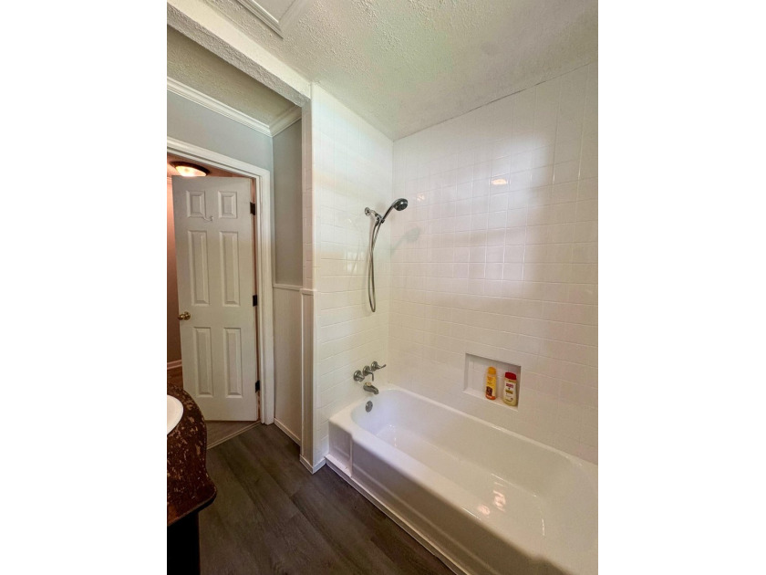 ** Back on market due to circumstances unrelated to the seller - photo 30