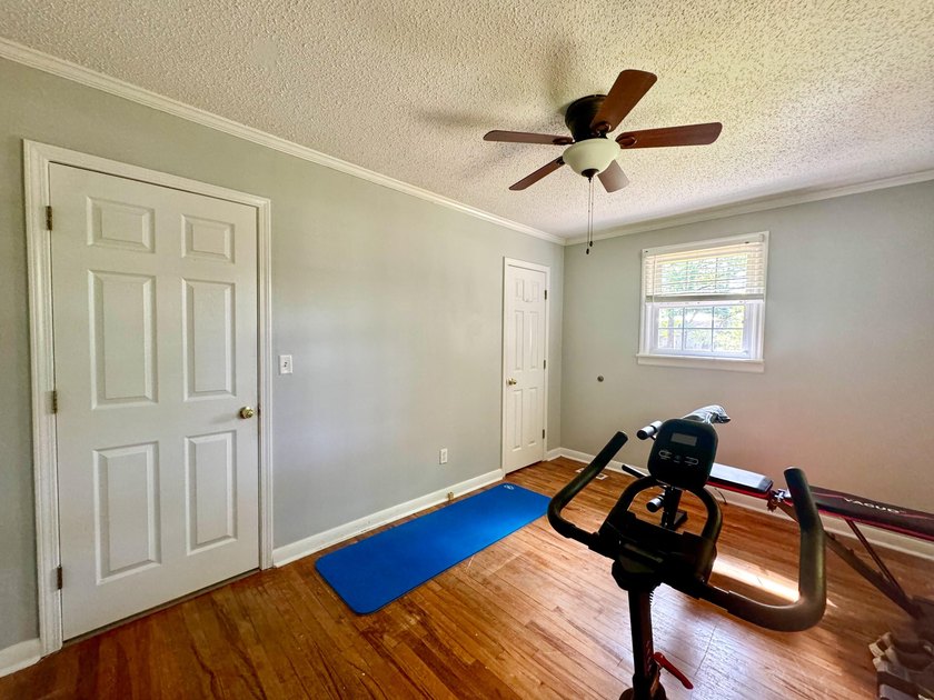** Back on market due to circumstances unrelated to the seller - photo 32