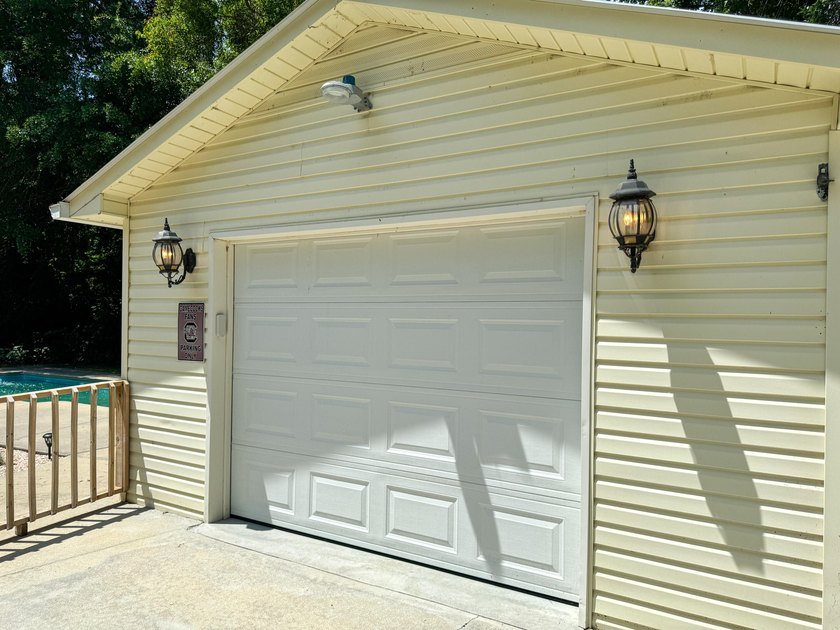 ** Back on market due to circumstances unrelated to the seller - photo 38