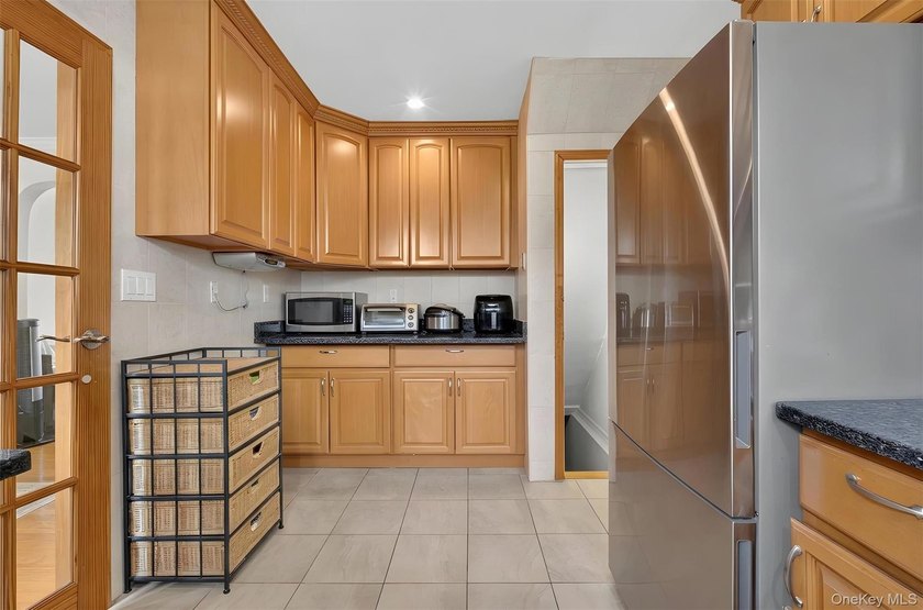 South Facing solid 20-foot wide attached brick townhouse in the - photo 7