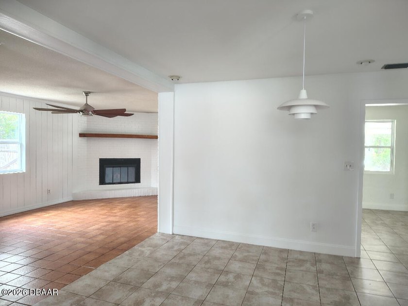Large Garage or Workshop. Well maintained BLOCK home on a quiet - photo 7