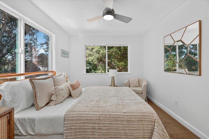 Beautifully refreshed and move-in ready Santa Cruz condo near - photo 16
