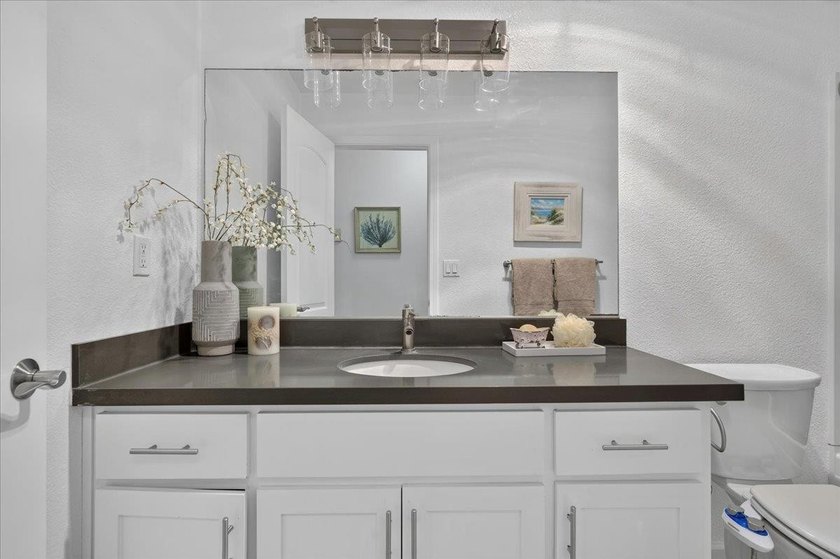 Beautifully refreshed and move-in ready Santa Cruz condo near - photo 17