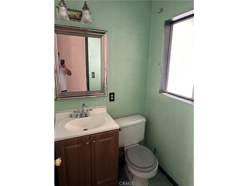 Unlock incredible potential with this classic Santa Ana property - photo 18