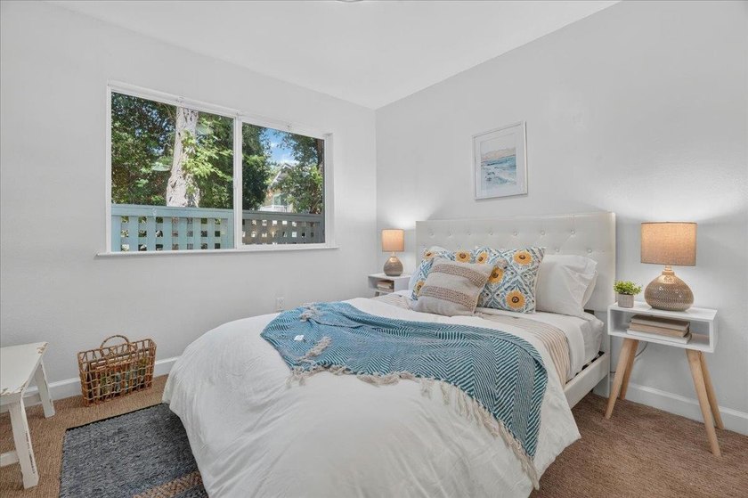 Beautifully refreshed and move-in ready Santa Cruz condo near - photo 20